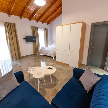 קסאמיל Santa Oliva Suites מראה חיצוני תמונה